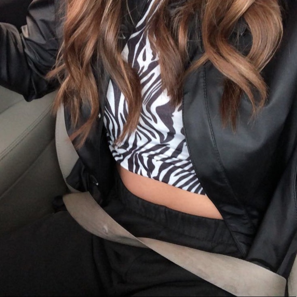 BLACK BLAZER